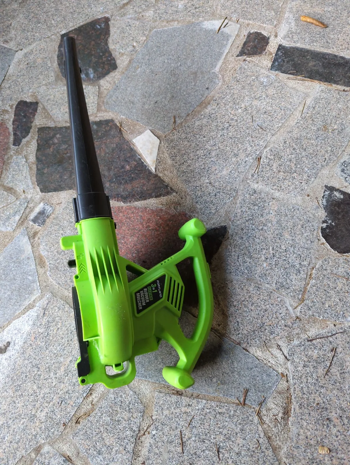 Leaf Blower