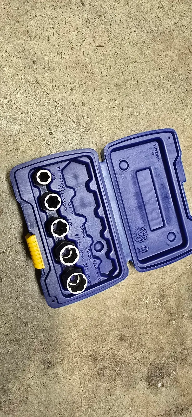 Hex bolt removal sockets