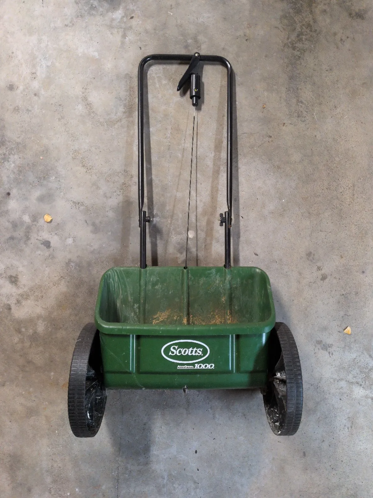 Scott's AccuGreen 1000 Drop Seeder