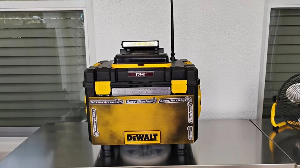 Dewalt Large Boombox The Hammer
