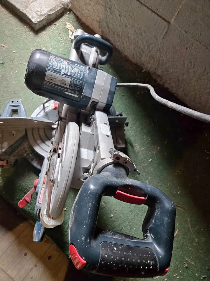 Bosch 4410L 10-Inch Dual-Bevel Sliding Miter Saw