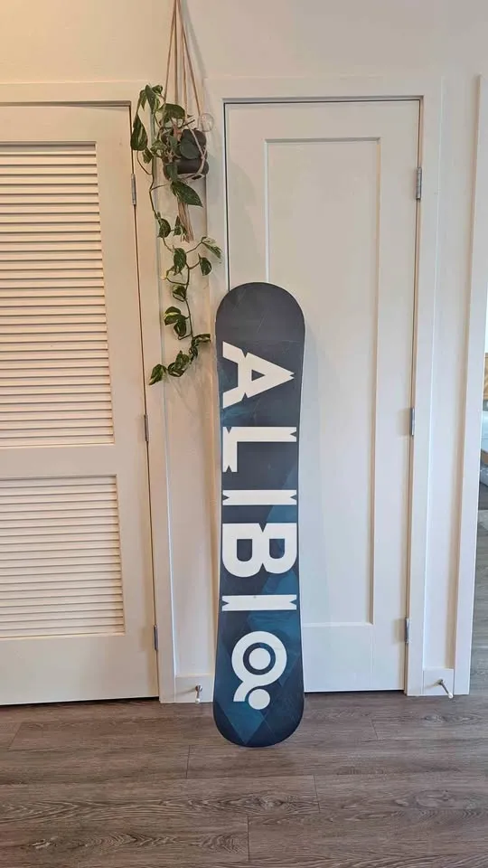 Alibi snowboard 154cm