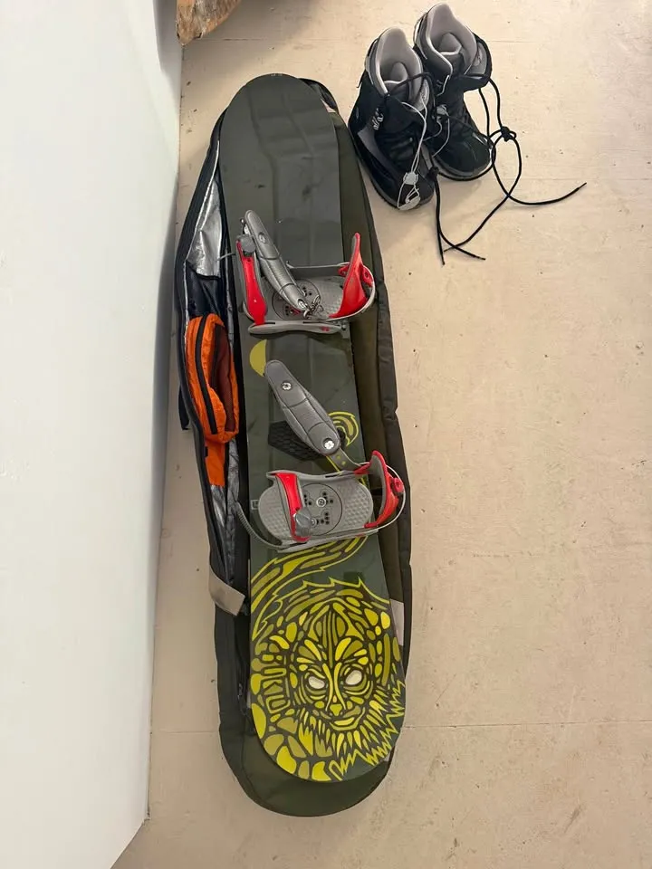 Burton Witchcraft Snowboard Bindings Boots Bag